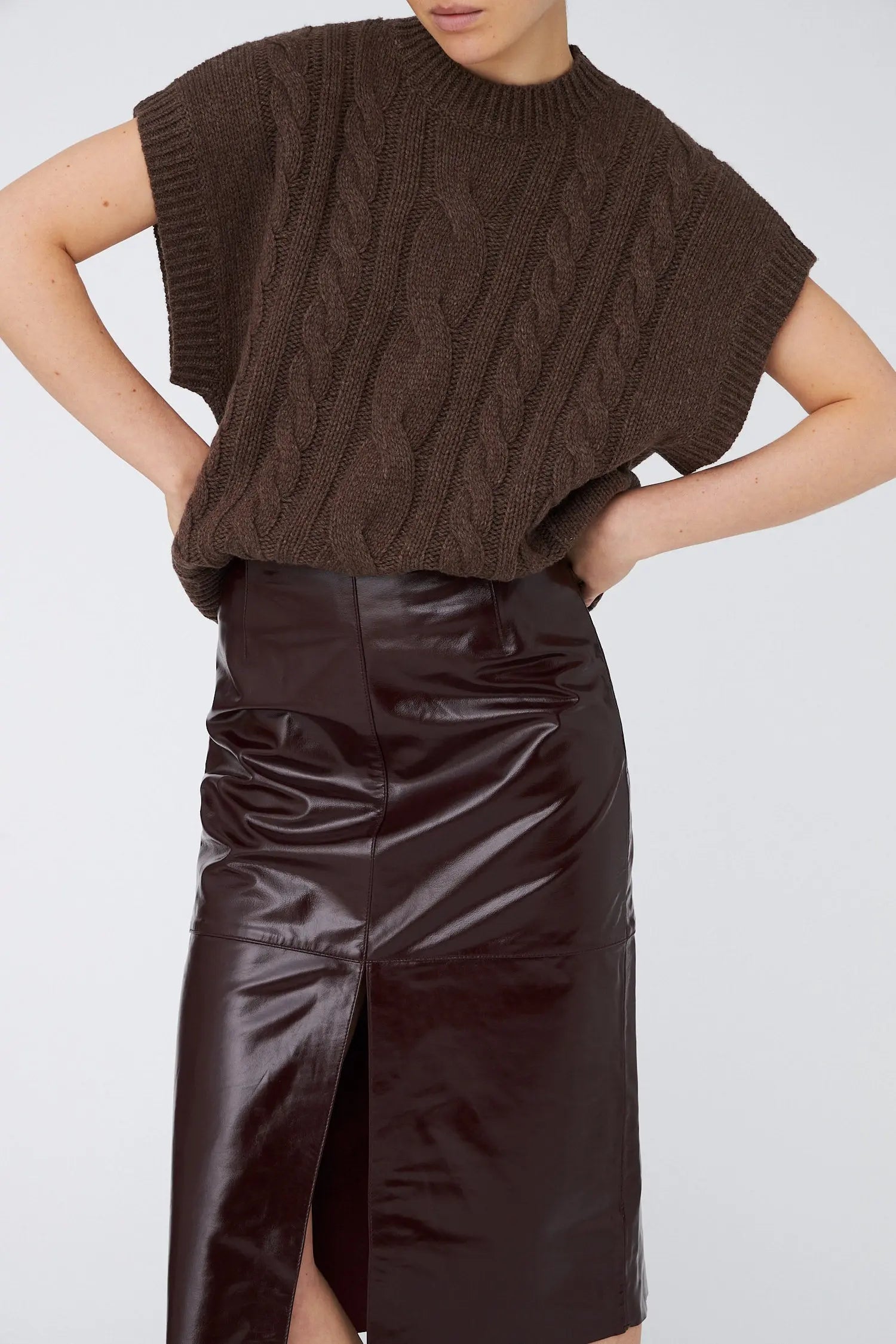 Stella Nova Cable Knit Vest Vest 869 Brown