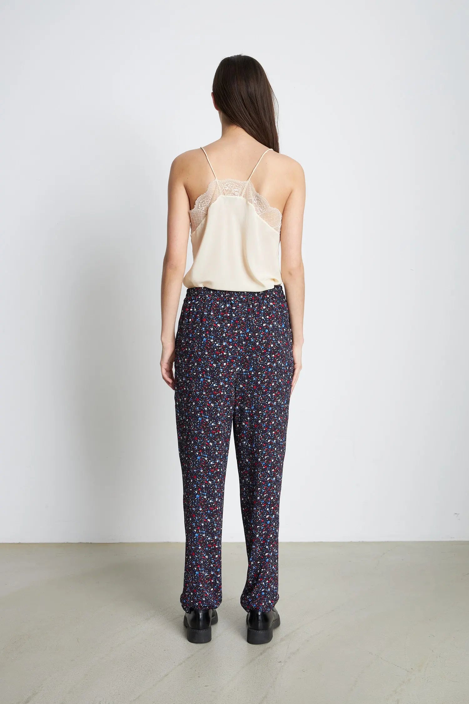 Stella Nova Carrot pants with all over print Pants 756 Flower Field