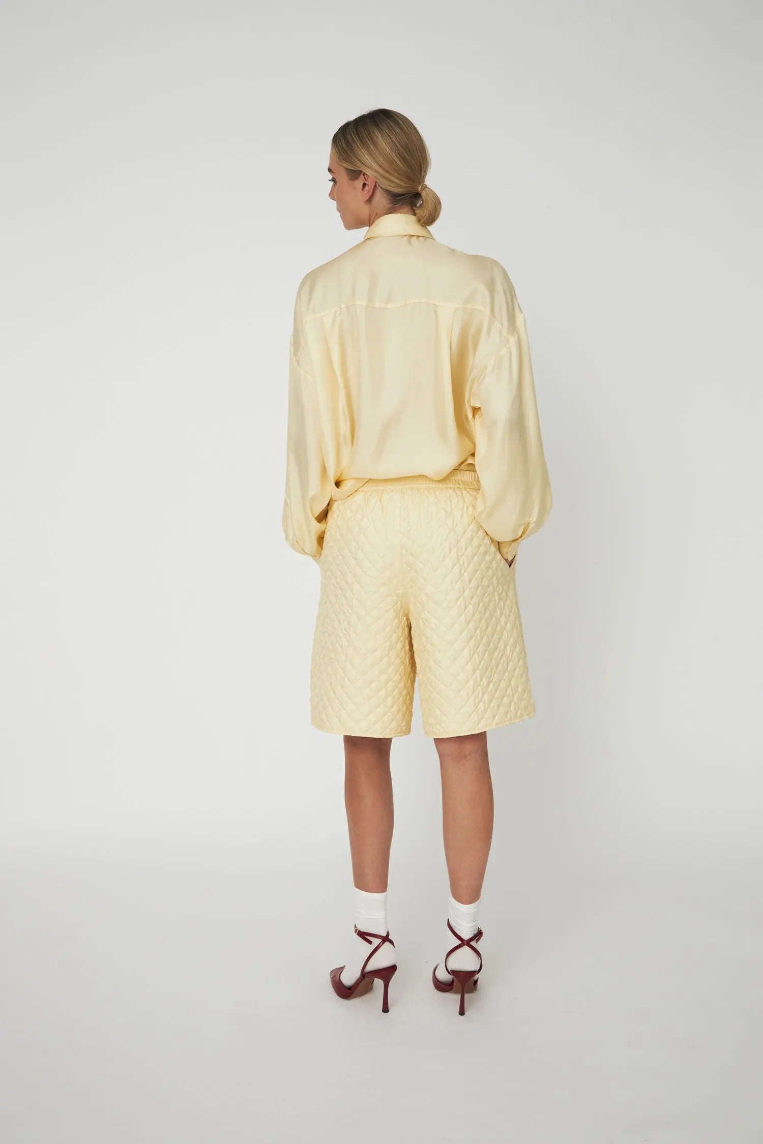 Stella Nova Quilted Silk Shorts Short Pants 133 Soft Yellow