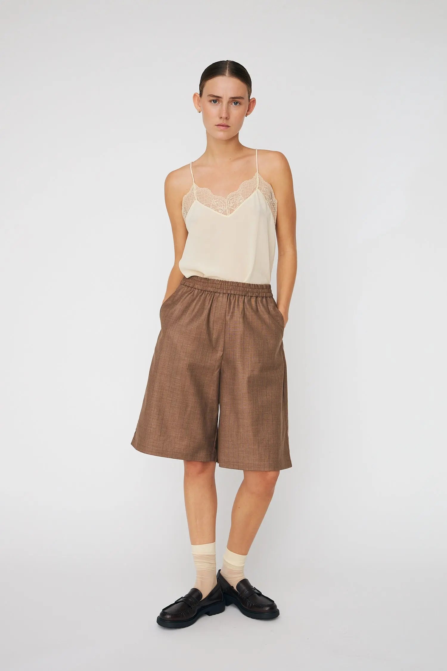 Stella Nova Striped Suiting Shorts Short Pants 735 Brown Stripes