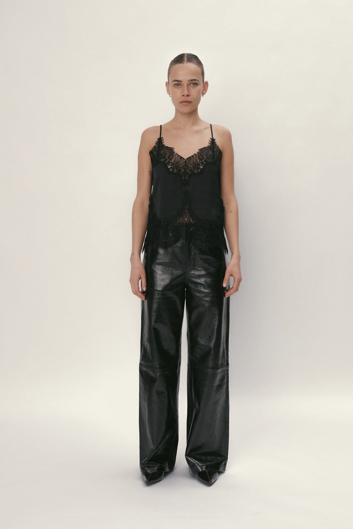 Stella Nova Underlayer Lace Top Top 999 Black