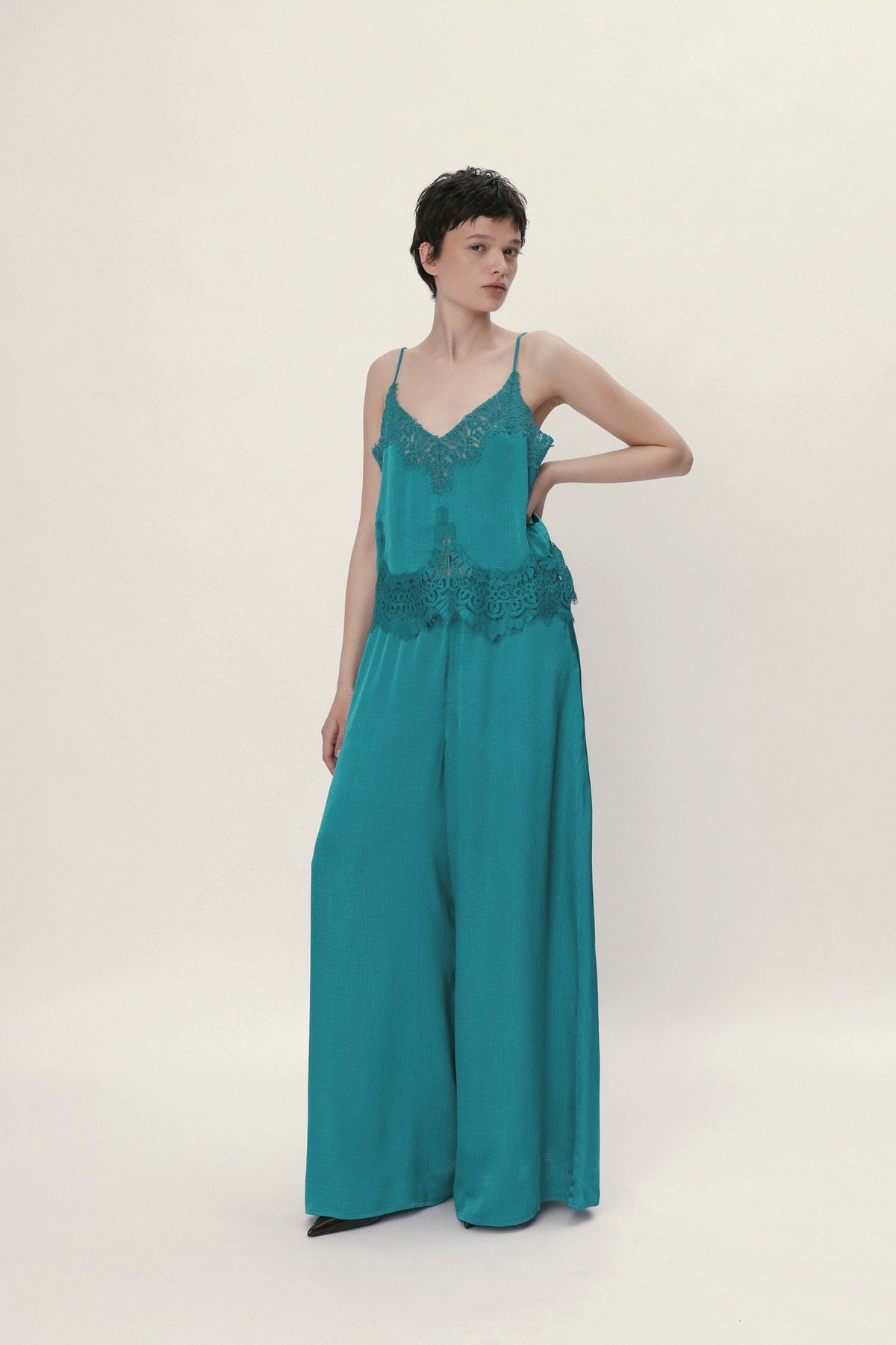 Stella Nova Underlayer Lace Top Top 231 Emerald