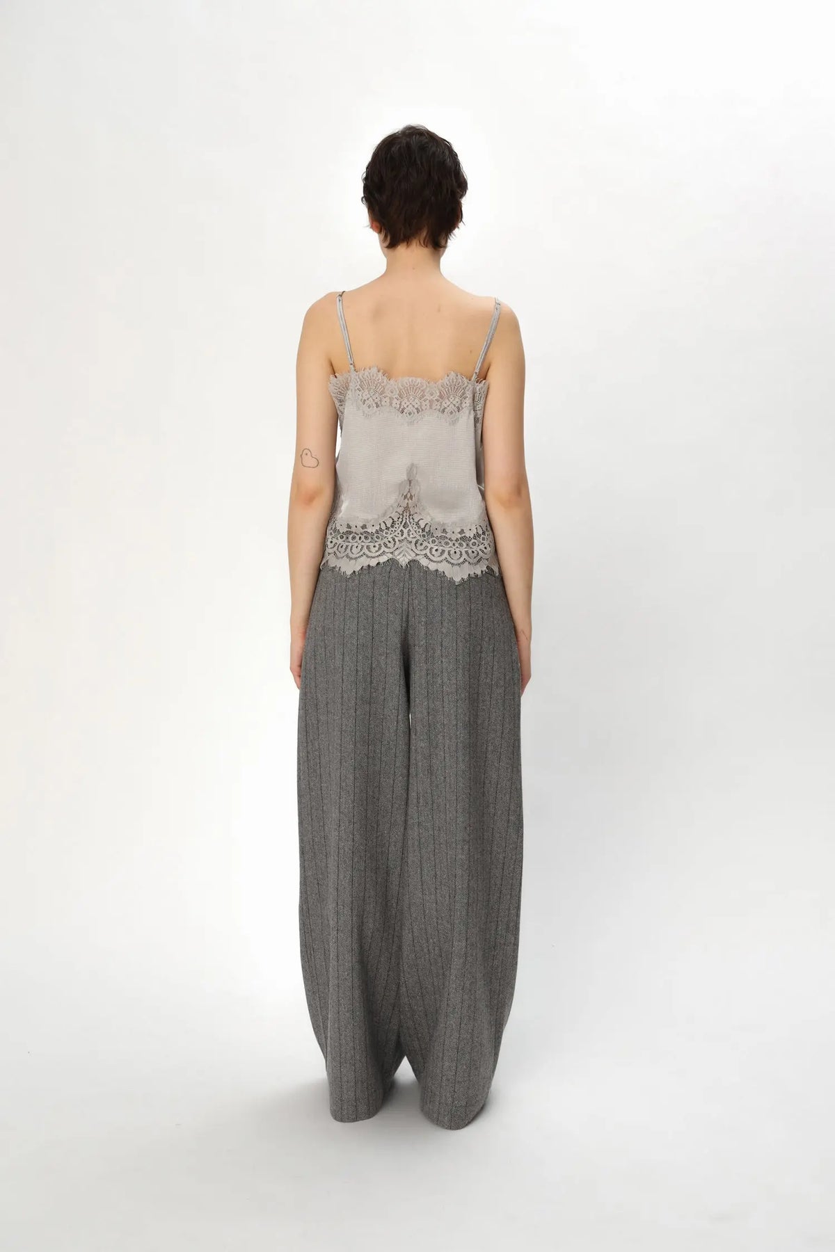 Stella Nova Underlayer Lace Top Top 876 Pearl Grey