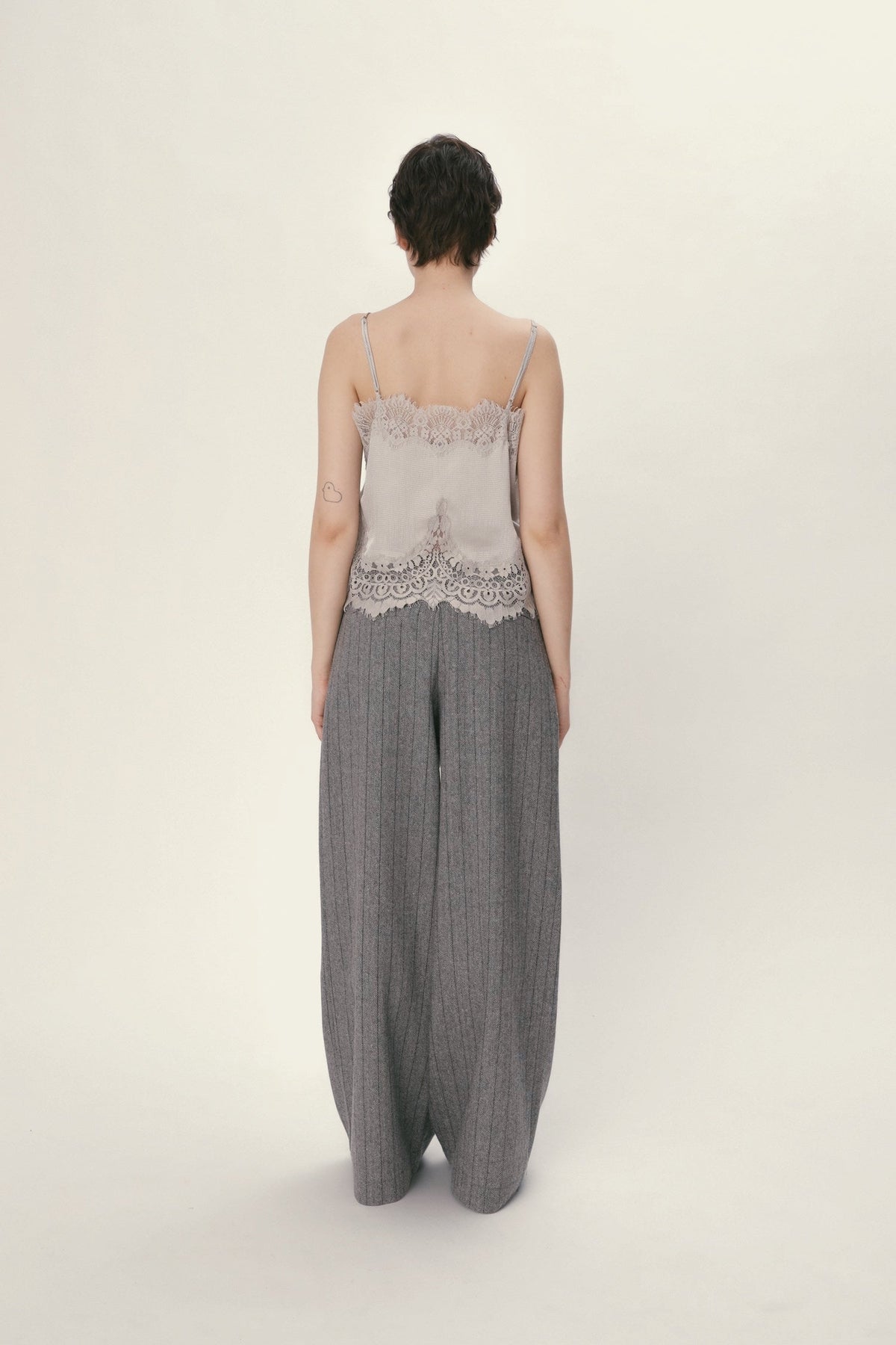 Stella Nova Underlayer Lace Top Top 876 Pearl Grey