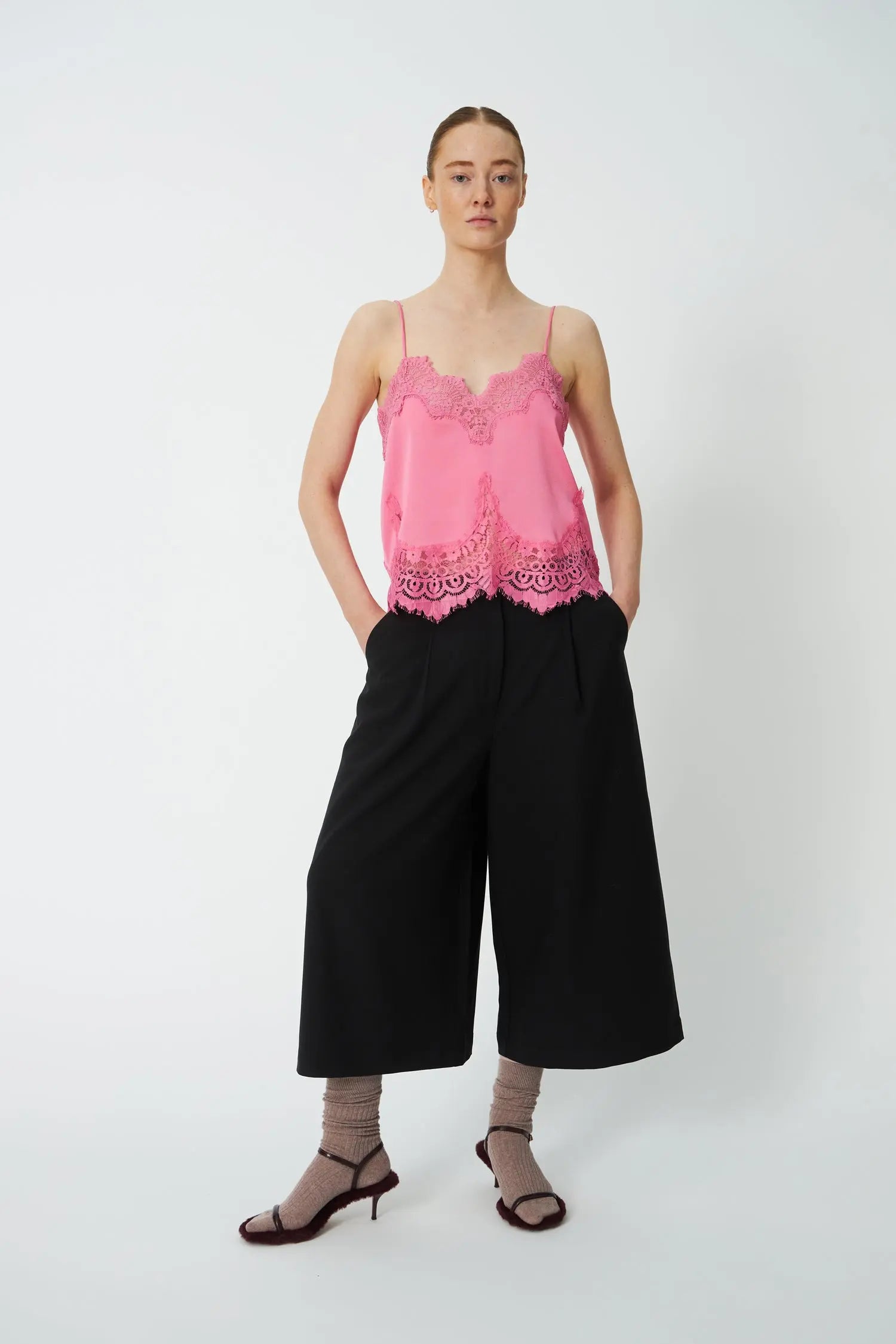 Stella Nova Underlayer Lace top Top 567 Amazing Pink
