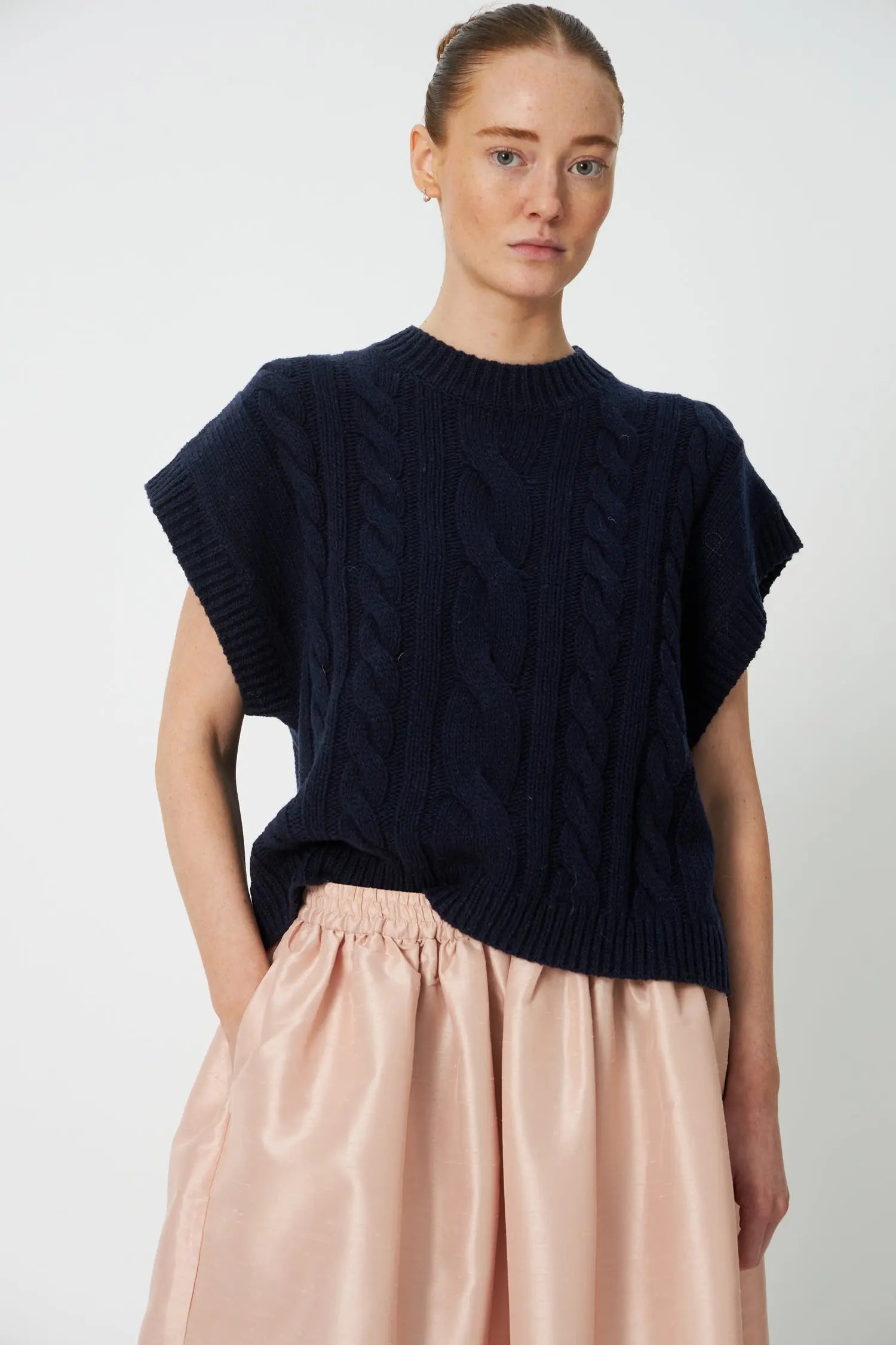 Stella Nova Cable Vest Vest 395 Navy