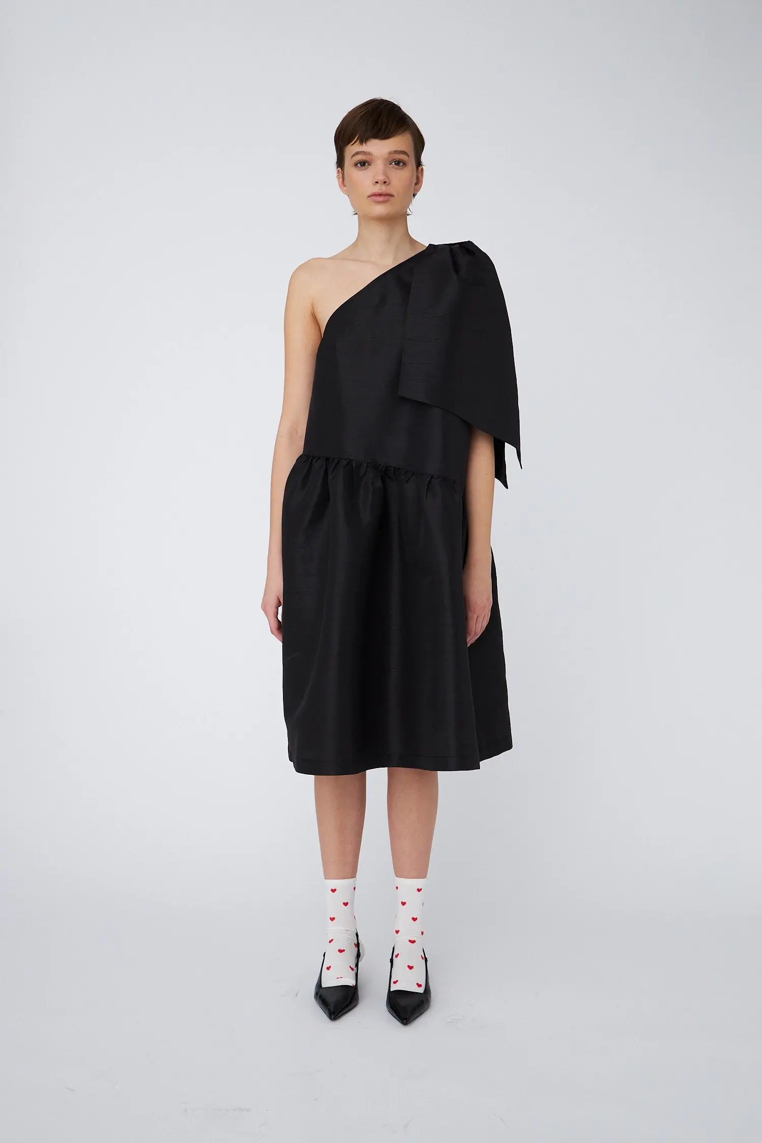 Crisp One-Shoulder Midi Dress with Bow