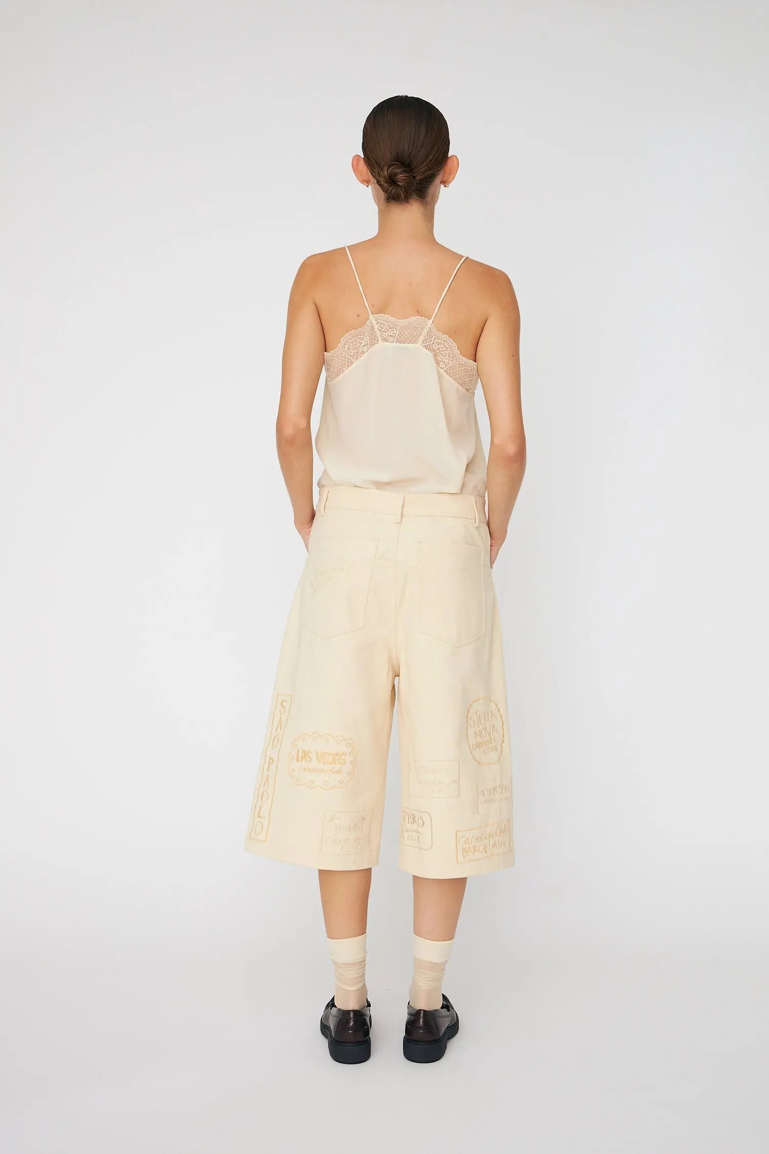 Stella Nova Cropped Pants with Patches Short Pants 036 Creme Tones