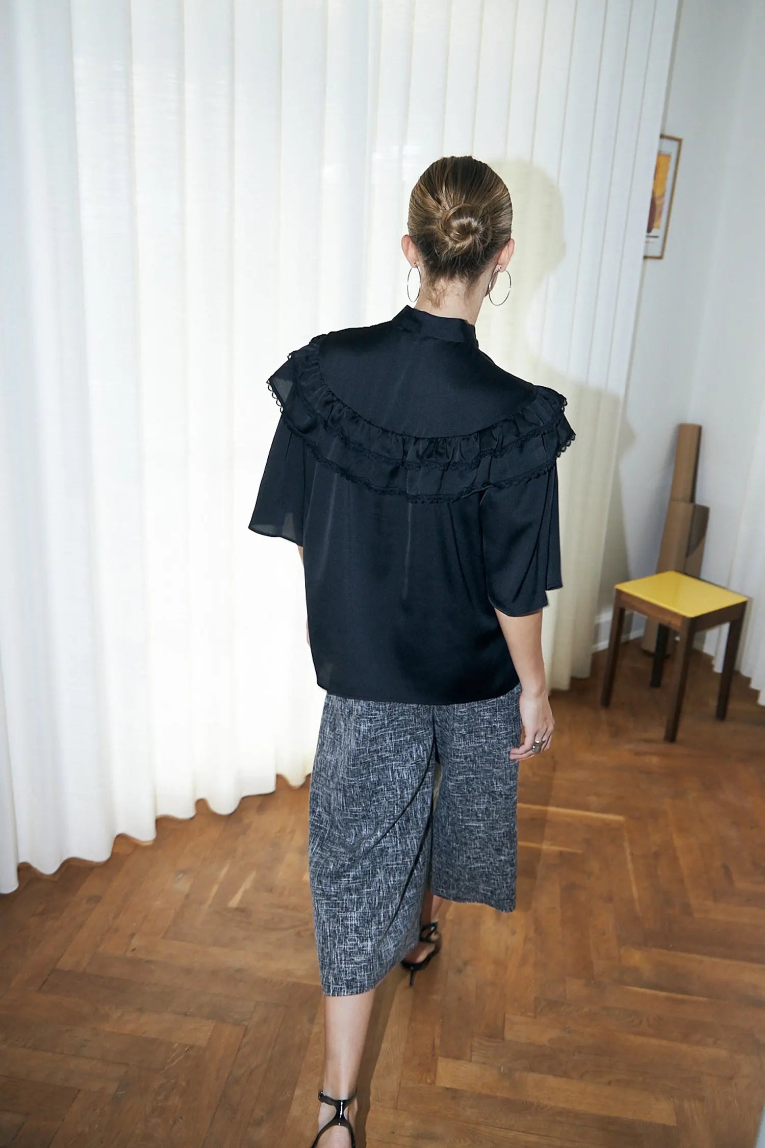 Stella Nova Loose Blouse with Frills Blouse 999 Black