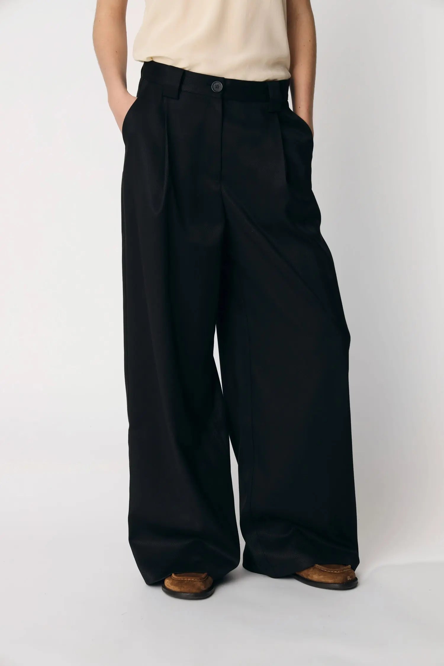 Stella Nova Mid-Waist Loose Suiting Pants Pants 999 Black