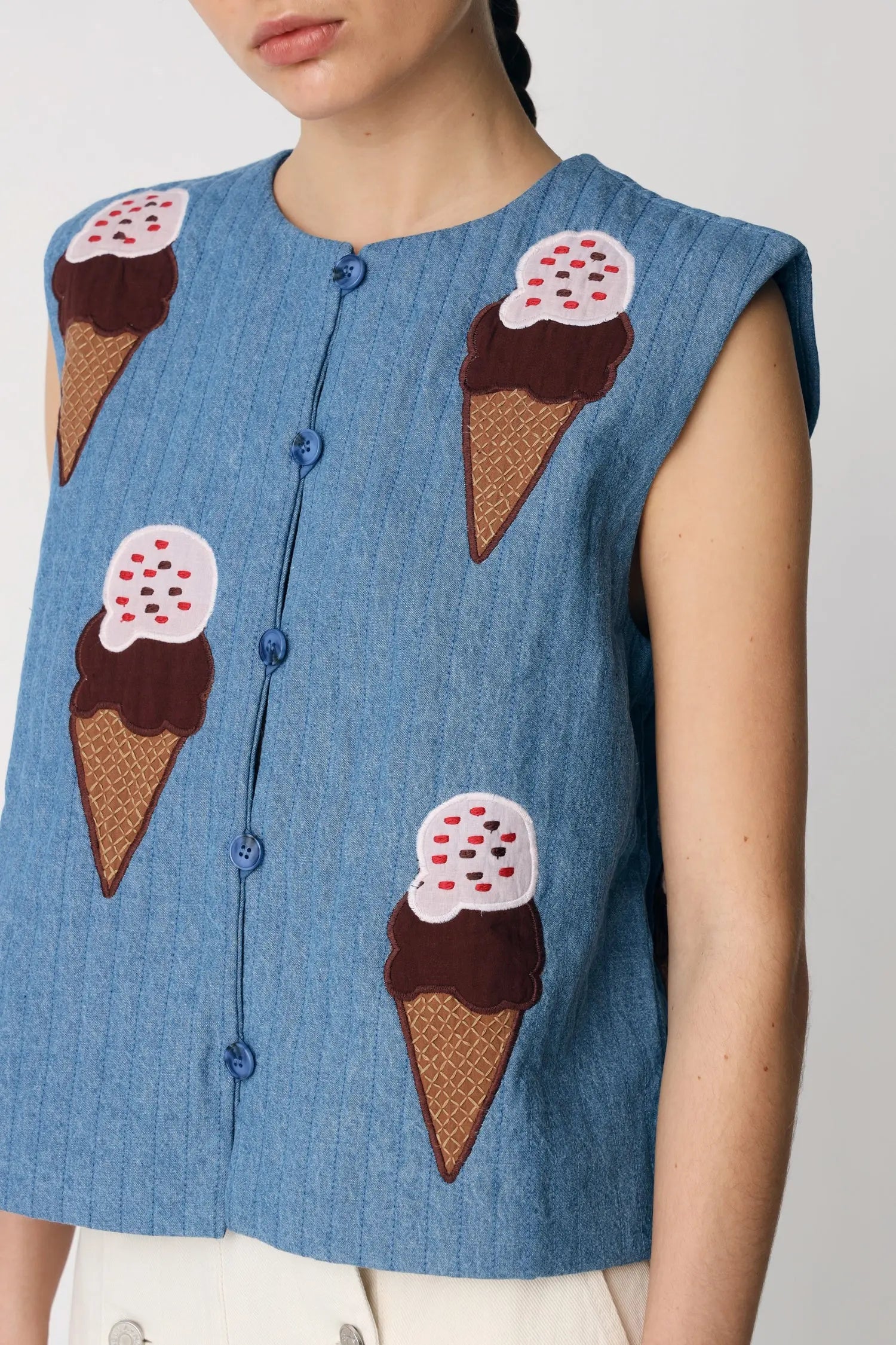 Stella Nova Out of office Embroidered Vest Vest 316 Summer Blue