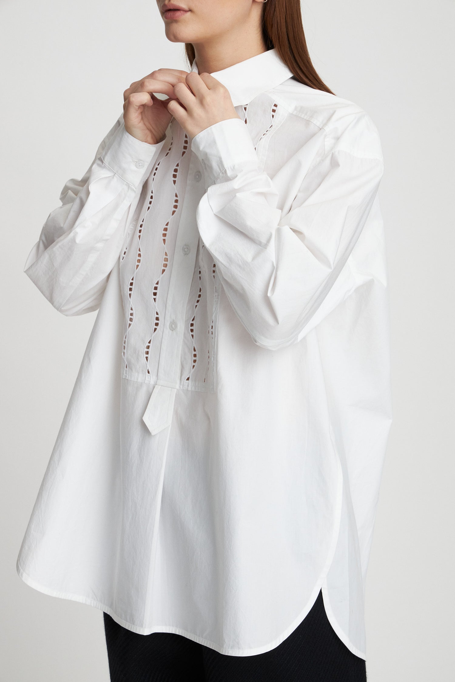 Stella Nova Oversized shirt with embroideries Shirt 001 White