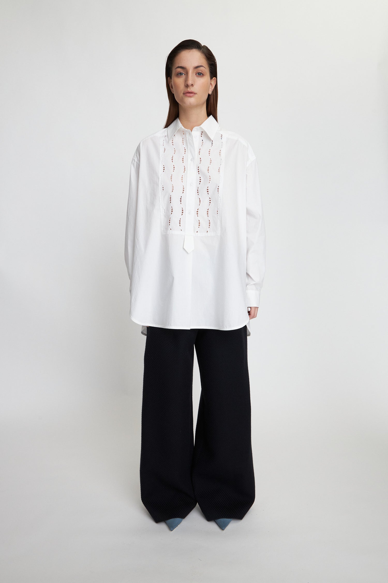 Stella Nova Oversized shirt with embroideries Shirt 001 White