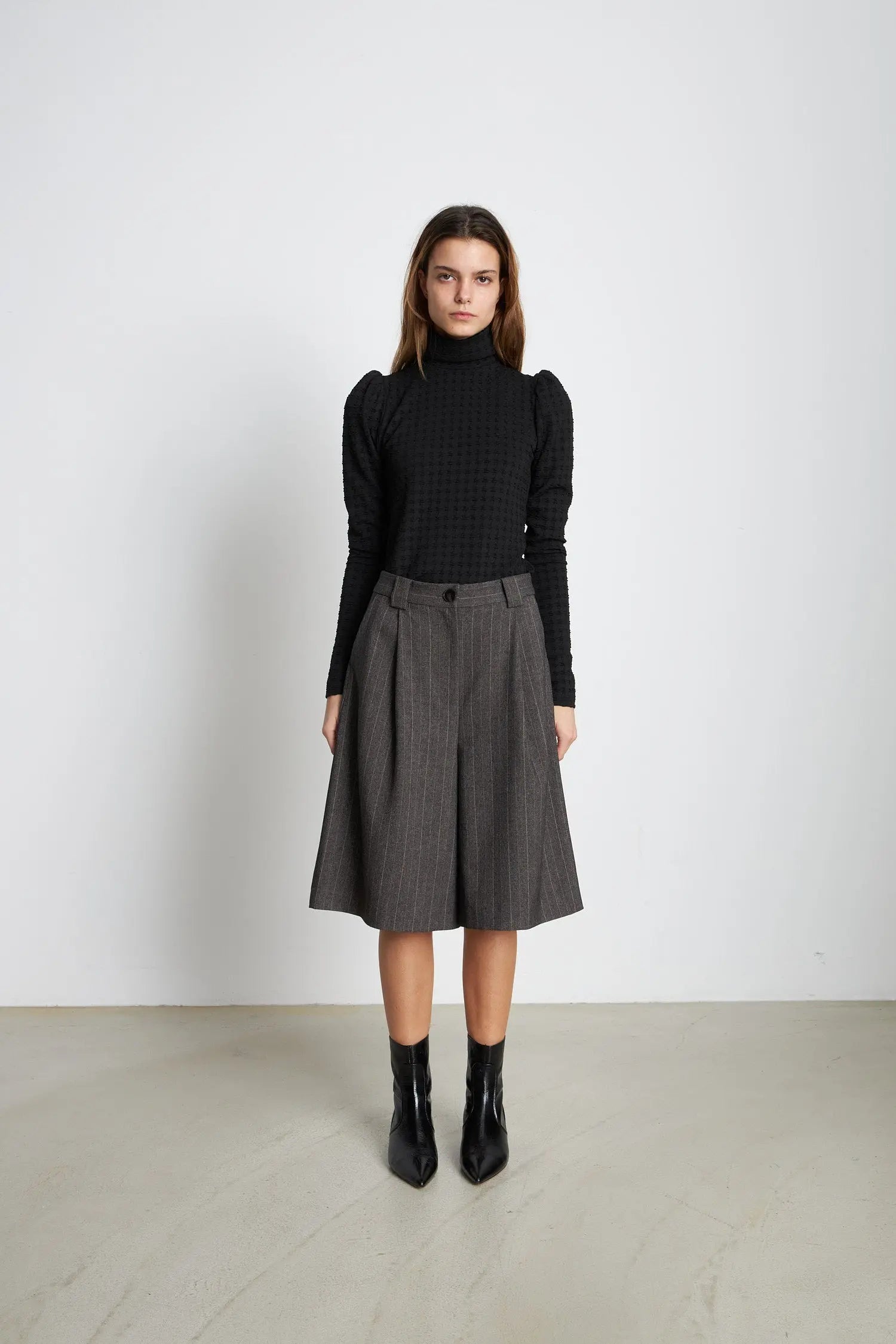 Stella Nova Turtleneck blouse with open back Blouse 999 Black