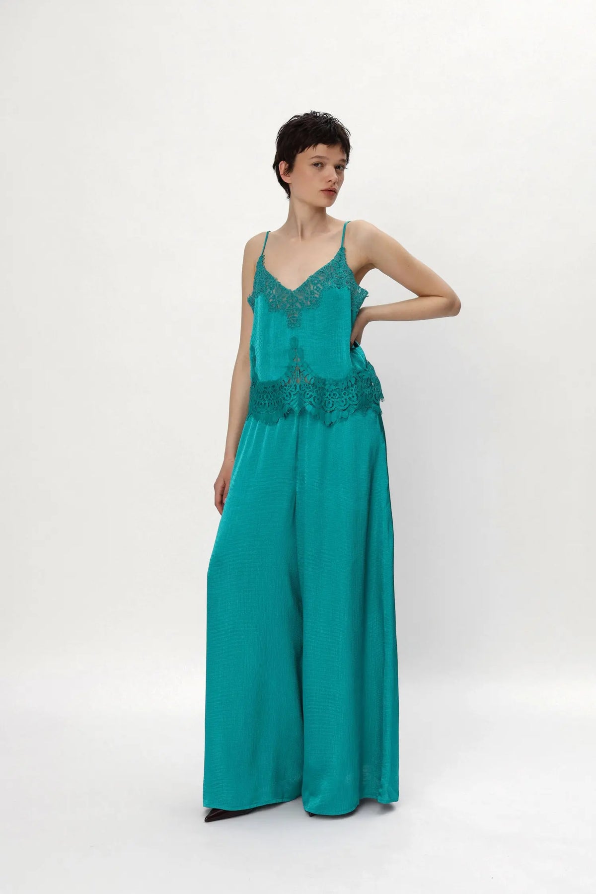 Stella Nova Underlayer Lace Top Top 231 Emerald
