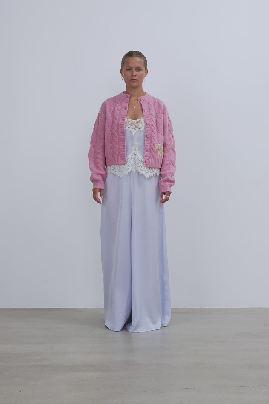 Cropped Cable Cardigan in Wool Mix - Lilac