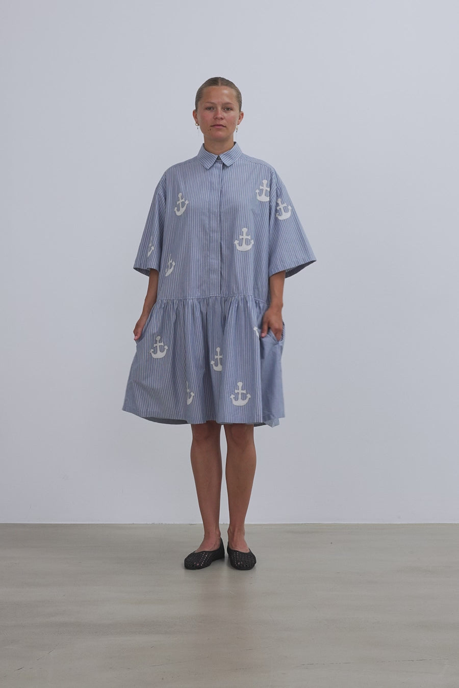 Oversized Dress with embroidered Anchor