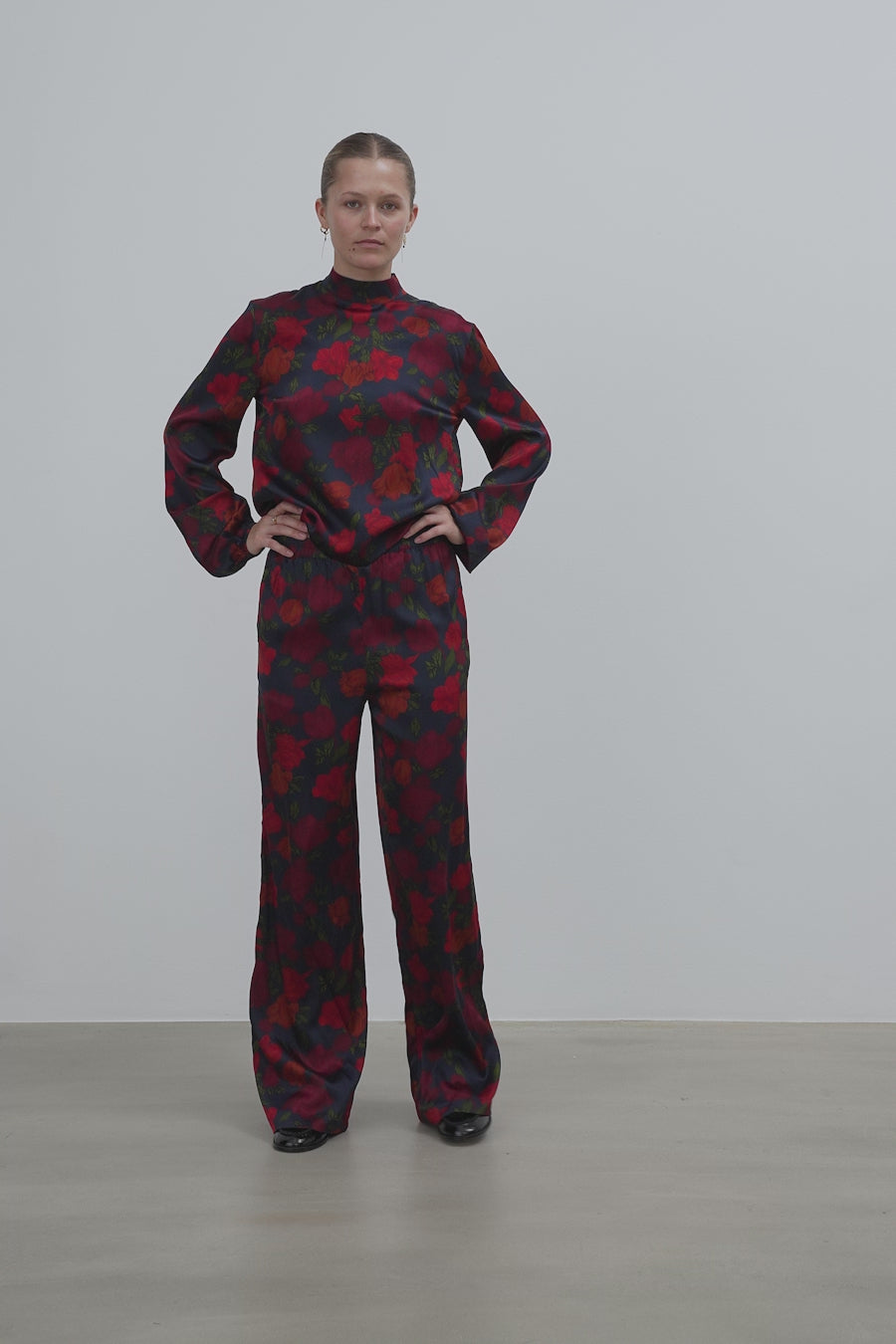 Stella Nova High-Waist Silk Pants Pants 235 Flower Forest